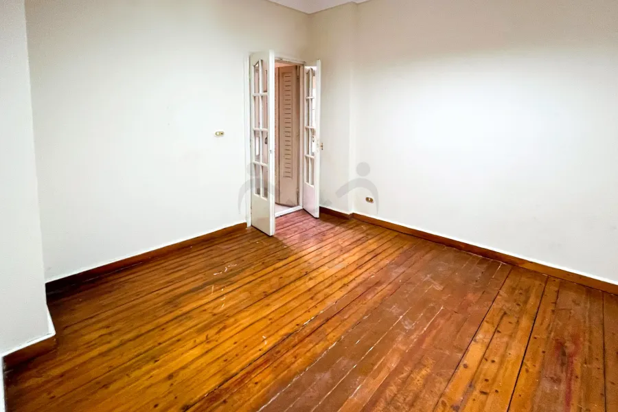 شقة للايجار 200 م جليم (ش ابو قير)