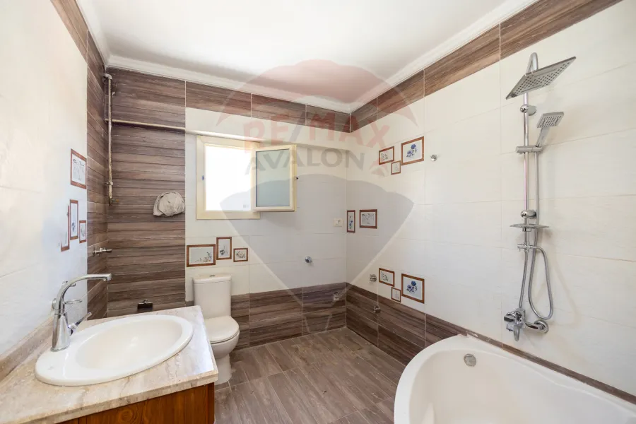 شقة للبيع 130 م كفر عبده (شارع إبراهيم راجي)