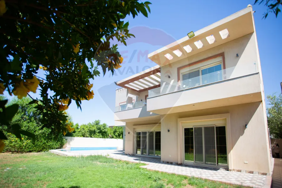 Villa for sale 600 m King Mariout (Al-Mashtal St.)