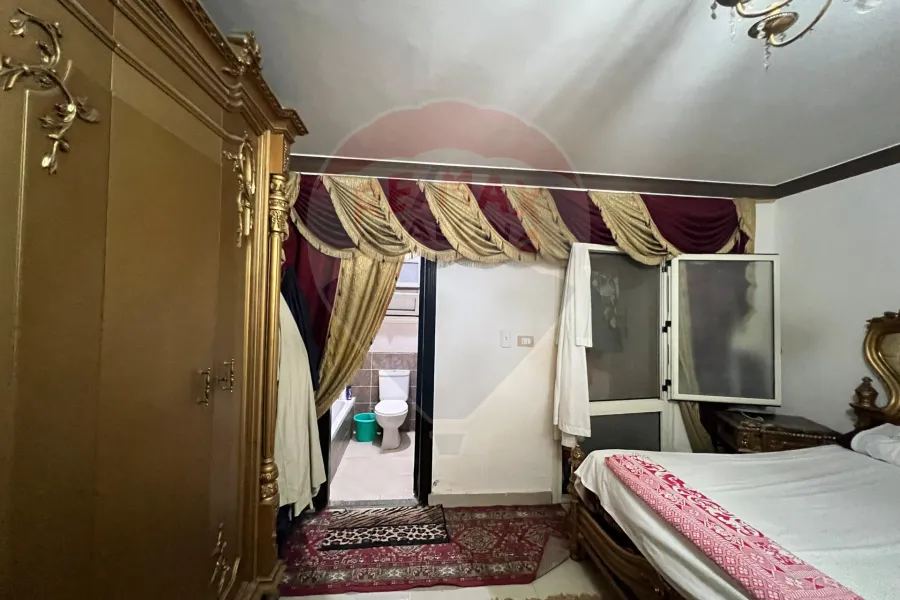 شقة للبيع 180 م سموحة (ش 50 - خطوات من فوزى معاذ)