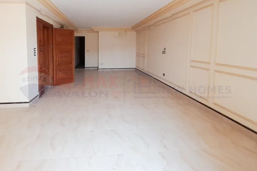 مقر اداري للايجار 345 م سموحة (ش النقل والهندسة)