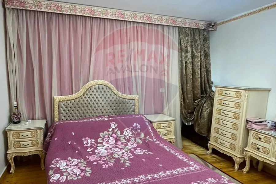 شقة للبيع 110 م زيزينيا  (ش اللاهوت)