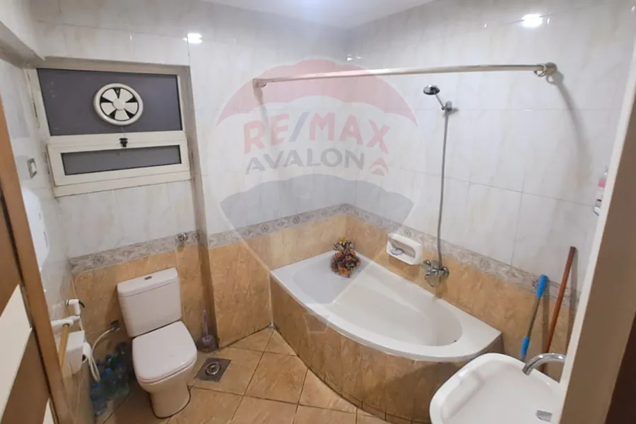 شقة للبيع 200 م جليم (ش ابو قير)