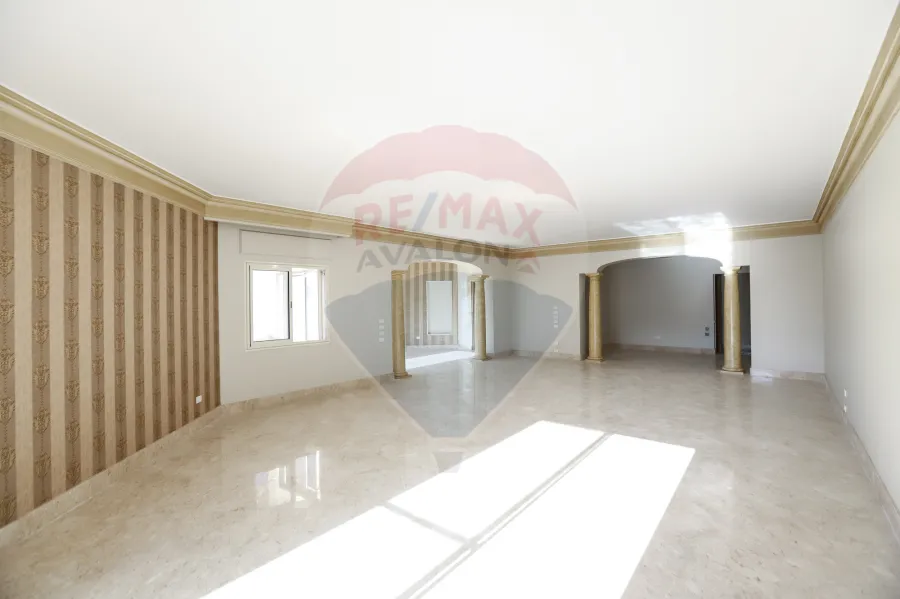 (شقة للبيع 550 م كفر عبده (  ميدان سان جينى _ عمارة اللوتس