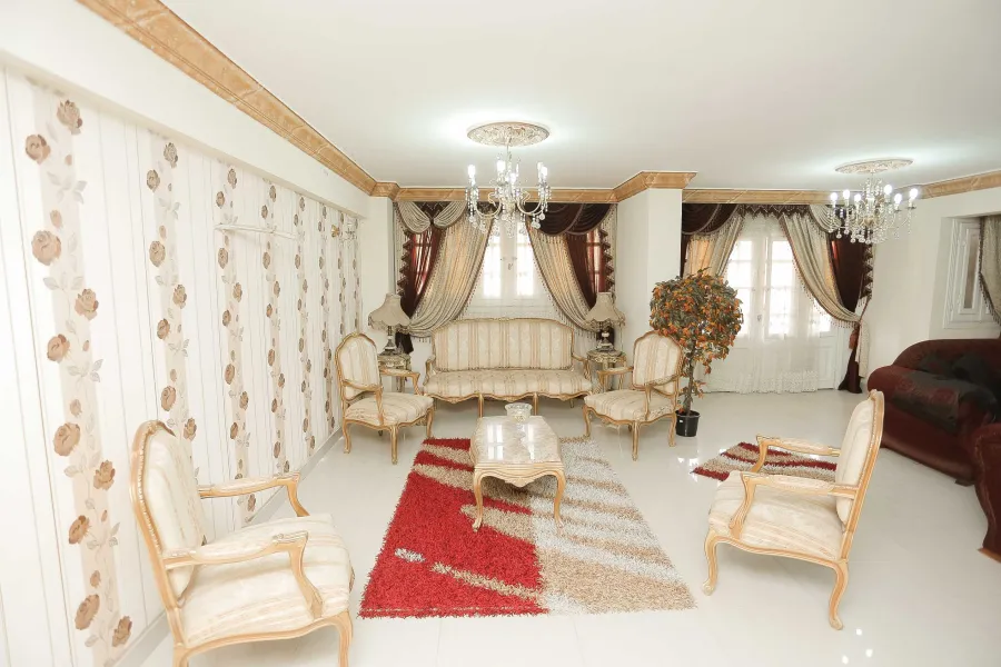 شقة دوبليكس للبيع 282م  سموحة (كمبوند جراند فيل)