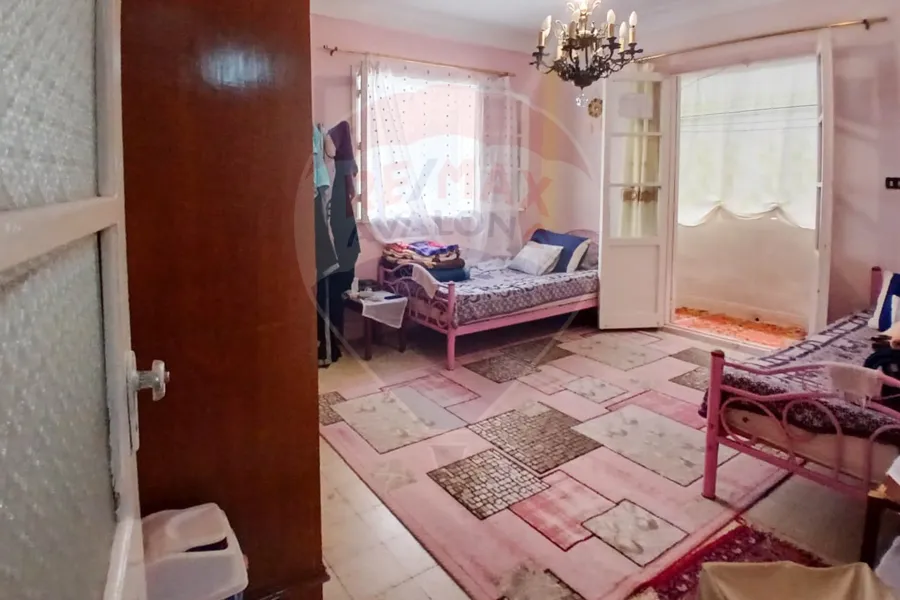 شقة للبيع 100 م كفر عبده (ش  سكينه بنت الحسين)