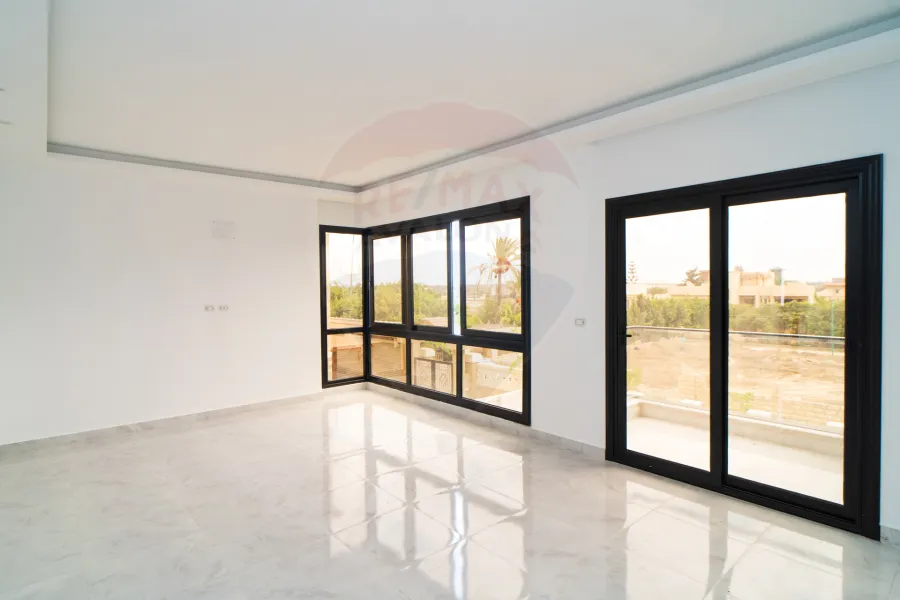 Villa for Sale 300 m King Maryot (Green Oasis Compound)