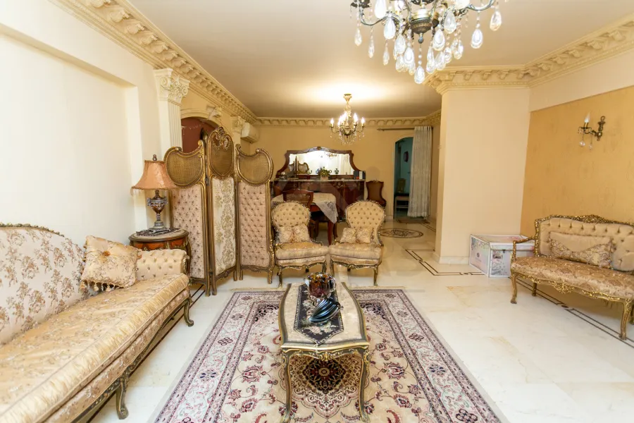 شقة للبيع 200 م الابراهيميه (ش الحجاز)