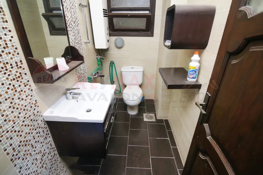 Apartment for sale 195 m Roushdy (directly on the tram)