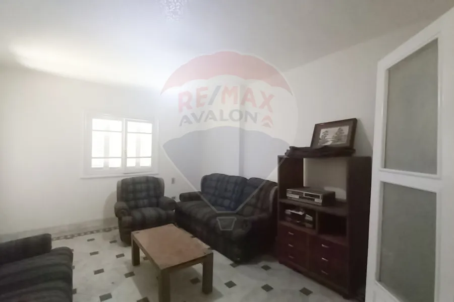 شقة للإيجار 185 م رشدي (ش ابو قير رئيسي)