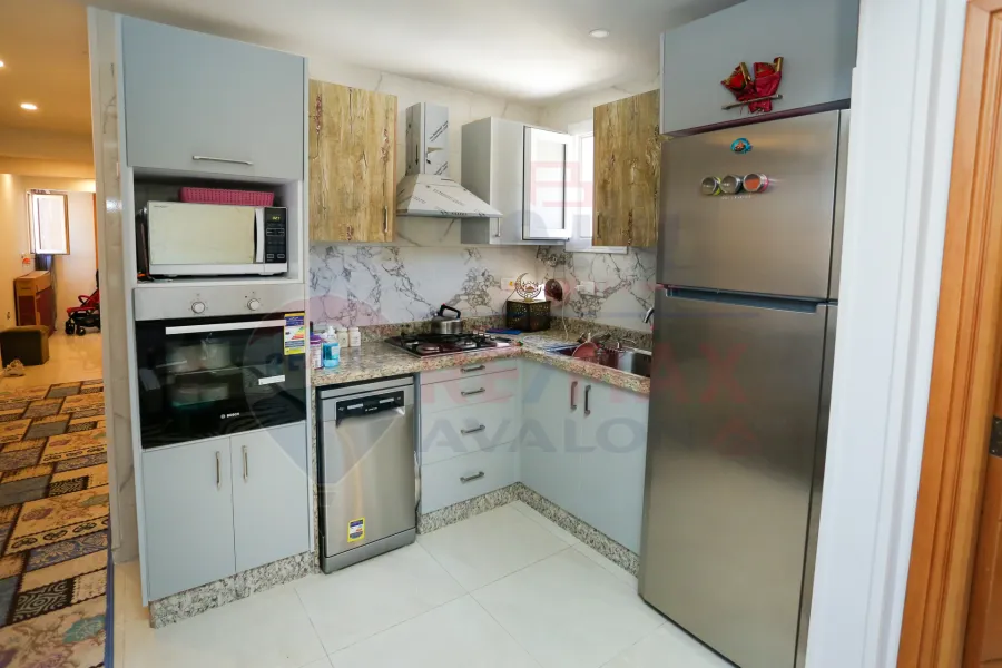 شقة للبيع 100 م سموحة (ش بهاء الدين الغتوري)