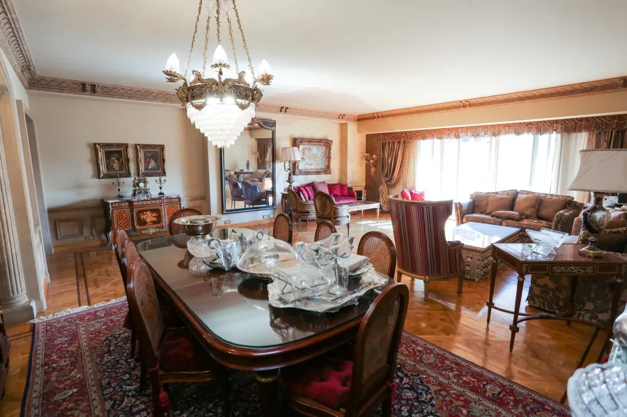 شقه للبيع  300 م كفر عبده ( خطوات من حديقه اللنبي )