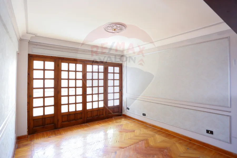 شقة للايجار 170 م كفر عبده (ش سكينة بنت الحسين)