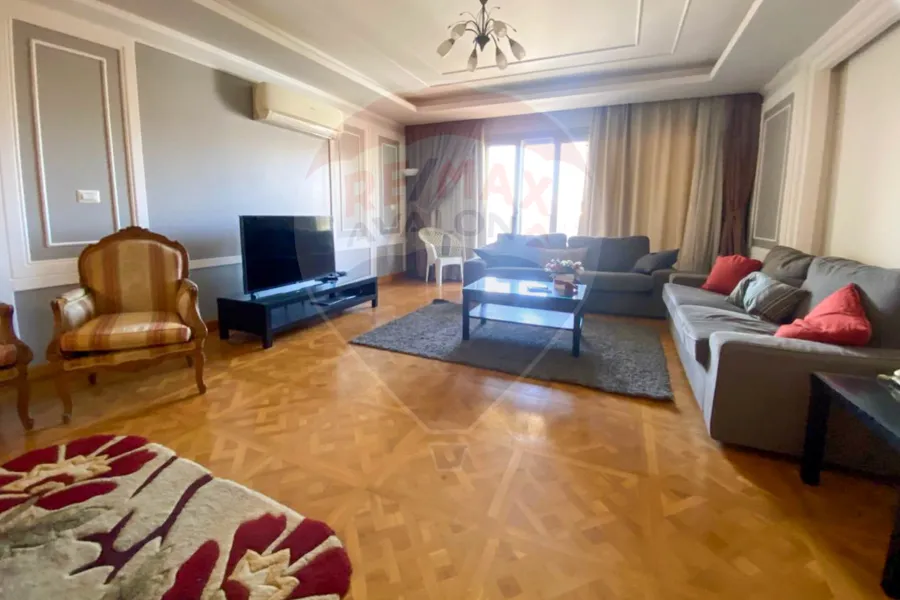 شقة للايجار المفروش 265 م سموحة (ش بهاء الدين الغتوري)