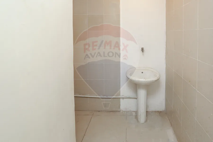 Administrative unit for rent 1,200 m ELMatar (Nozha Airport Road)