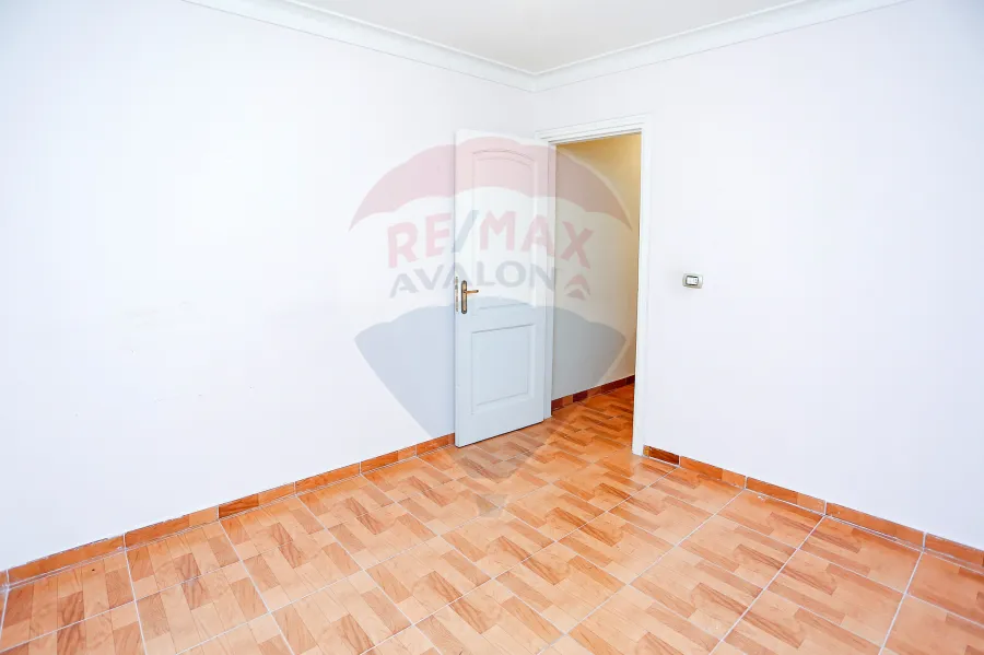 Apartment For Sale 160 m Smouha ( Safa St- Branched from Admon Frimon St. )