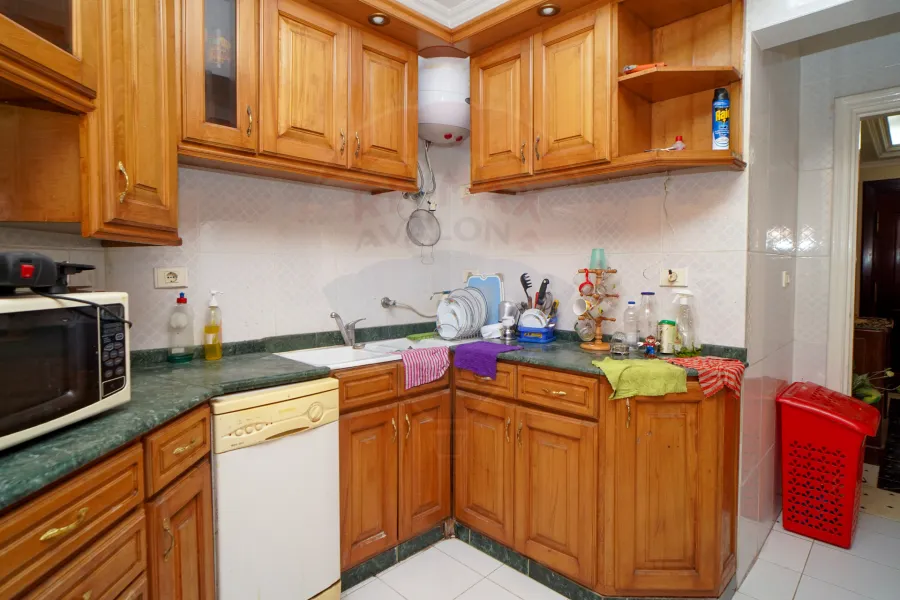 شقة للبيع 220 م المعمورة الشاطئ (عمارات امن الدوله)