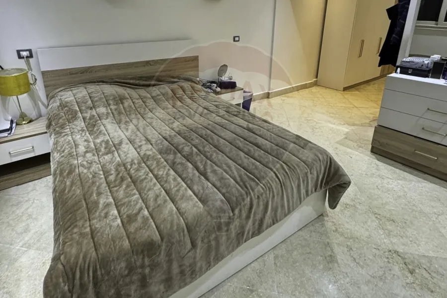 شقة للإيجار المفروش 165 م سموحة (ش فوزي معاذ)