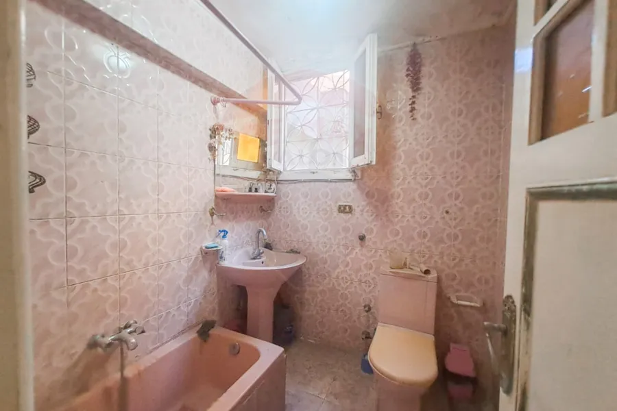 Apartment for sale 100 m Sidi Bishr ( steps from Gamal Abdel-Naser st. )