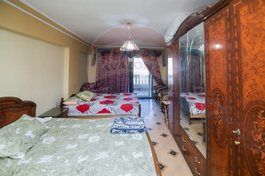 Apartment for sale 250 m Camp Chezar (directly on the sea)