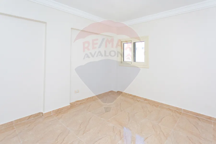 شقة للبيع 180 م سموحة (ش زكى رجب)