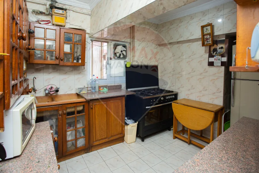 شقة للبيع 170 م سابا باشا (على الترام مباشرة)