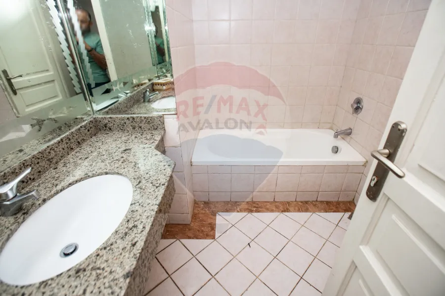 Furnished apartment for daily rent 267 m San stefano (Four seasons)