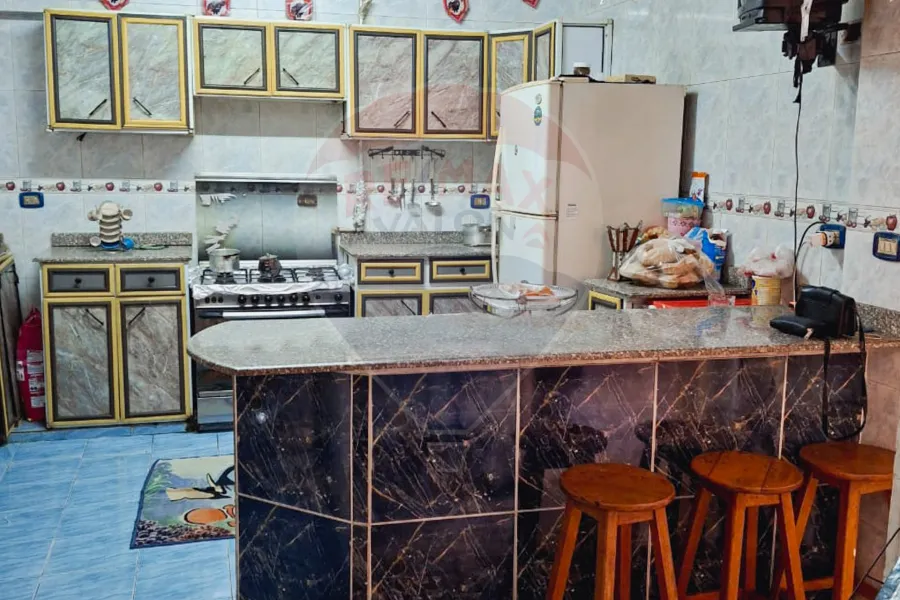 شقة للبيع 150 م خطوات من ش أبوقير (خلف كنيسة جناكليس)