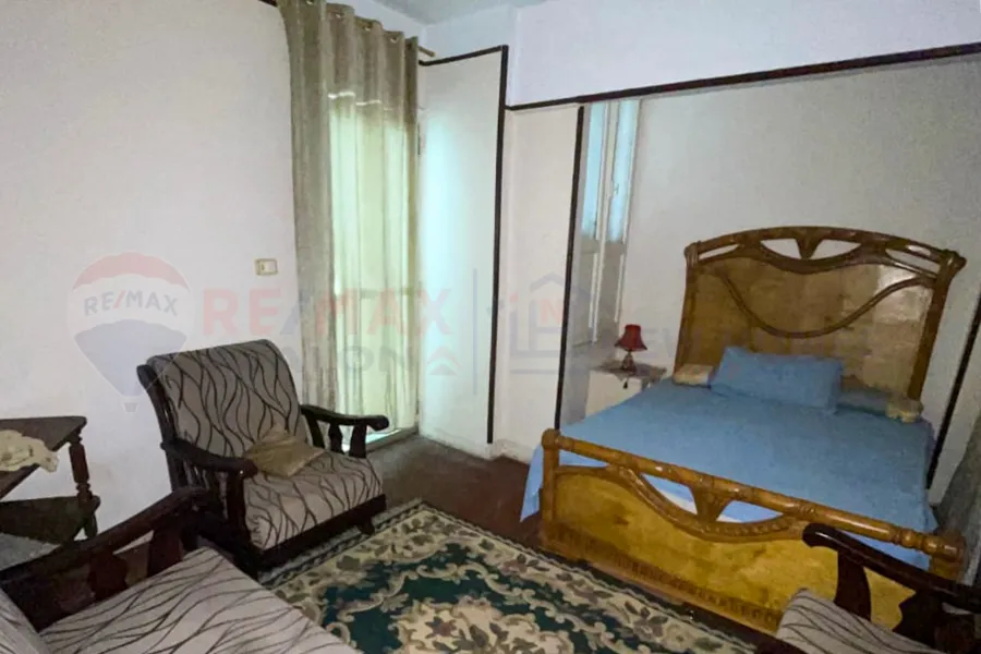 شقة للبيع 100 م سبورتنج (ش بور سعيد مباشرة)