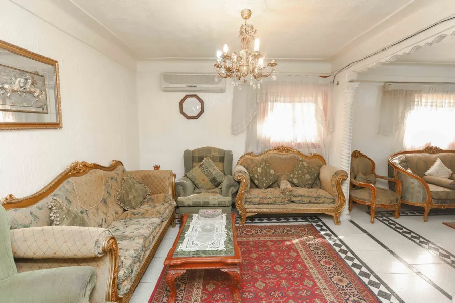 شقة للبيع 160م  ميامي (ش أبو العرب)،