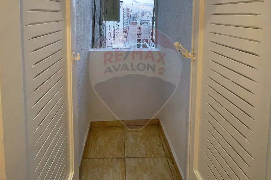 Apartment for rent 135 m Sidi Bishr (branching off Gamal Abdel Nasser Street)