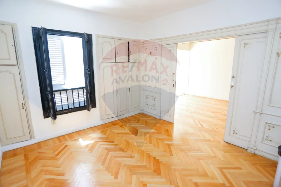 شقة للبيع 180 م رشدى (ش رشدى)