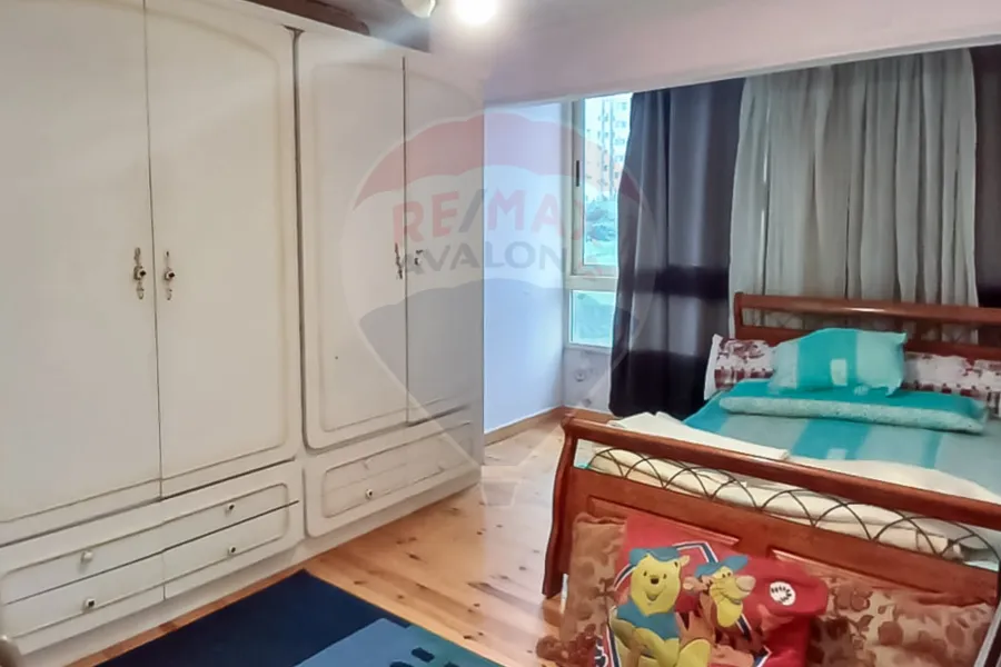 شقه للبيع 135 م كفر عبده (بالقرب من قصر قرداحي)