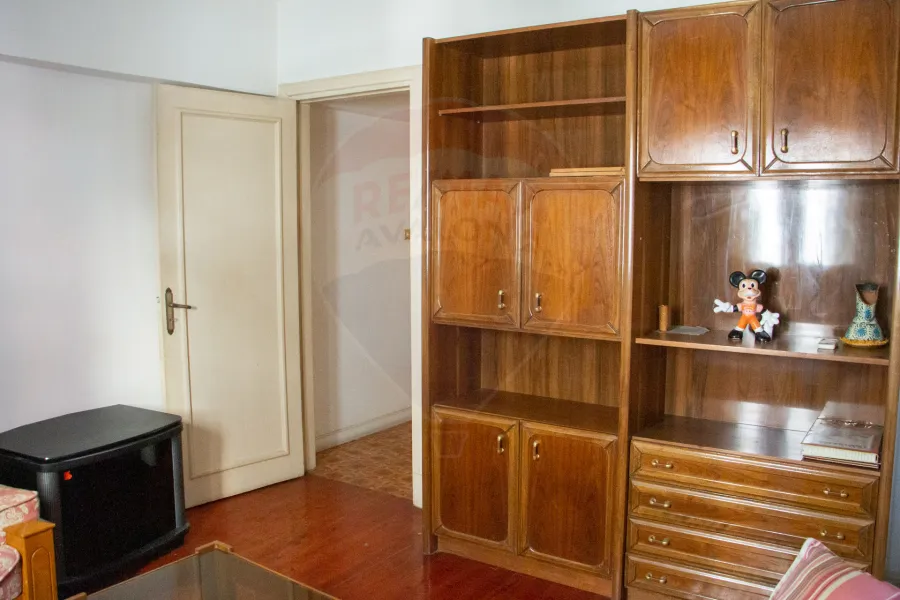 شقة للبيع 160 م سموحة ( خطوات من نادى سموحة )