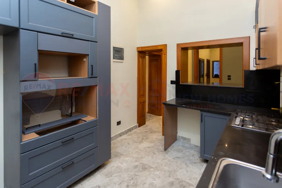 Ground apartment with garden for sale 280 m Kafr Abdo (Steps from Abo Qir St.)