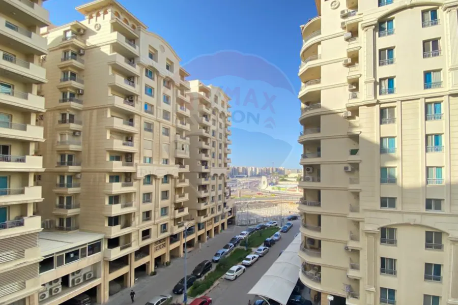 شقة للإيجار 220 م سموحة  (كومباوند انطونيادس )