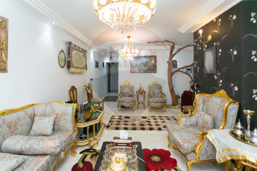 شقة للبيع 260م سيدى جابر (خطوات من مصطفى كامل)