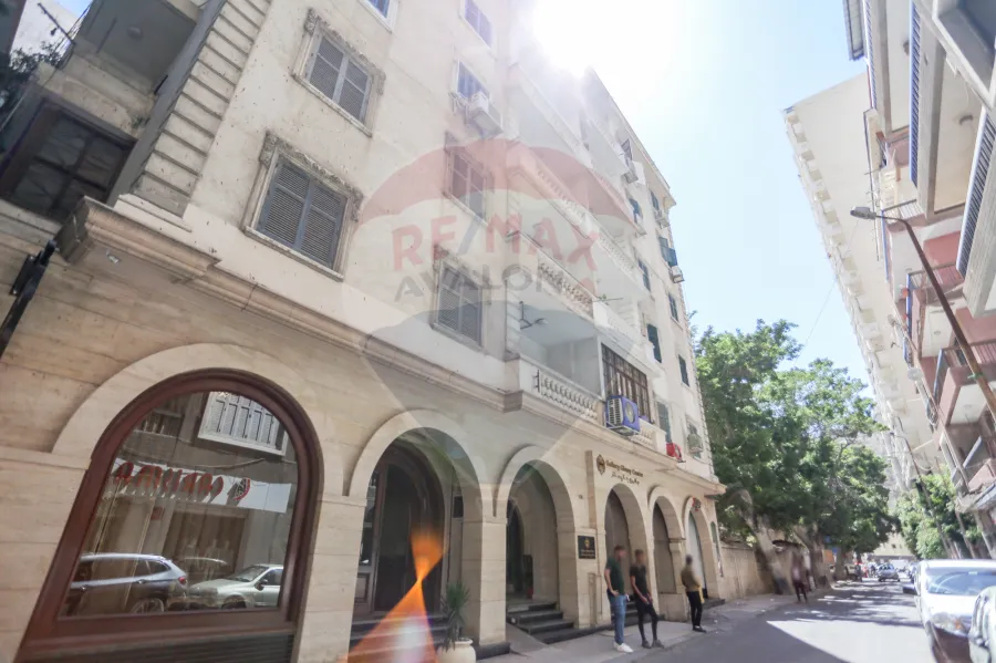 شقة للبيع 135 م كفر عبده ( خطوات من ابراج كيروسيز )