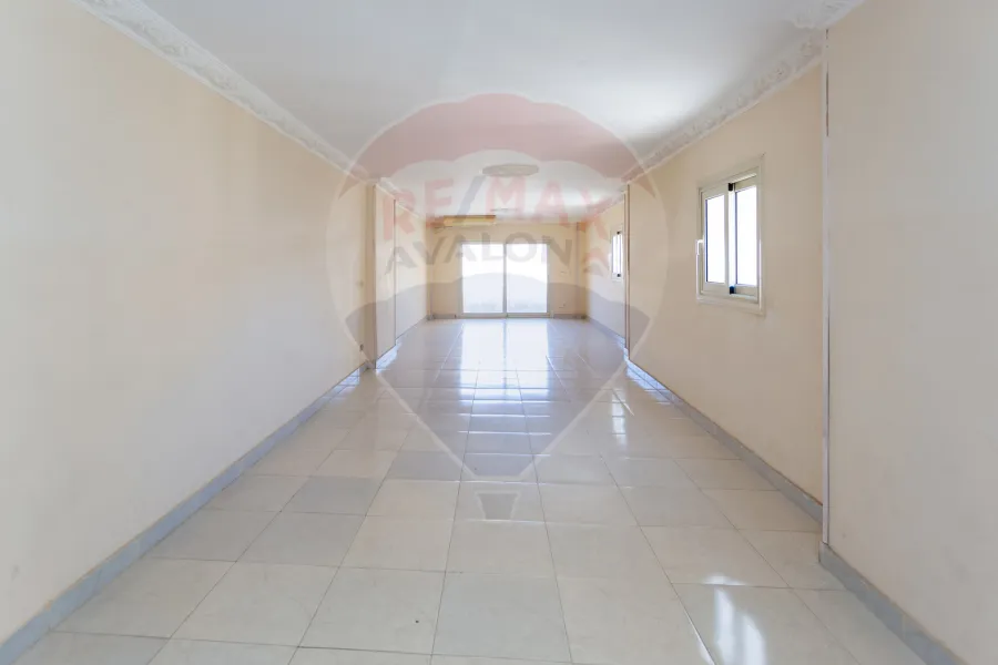 Apartment for sale 200 m Roushdy (steps from the tram)