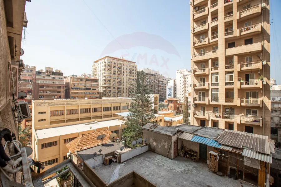 شقة للبيع 105م رشدي (ش احمد شوقي)