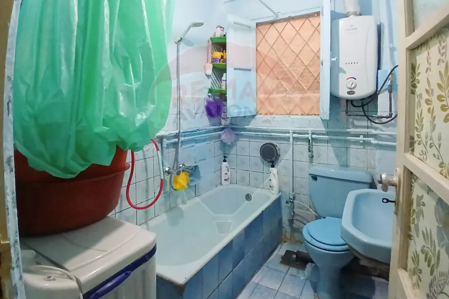 شقة للبيع 100 م كفر عبده (ش  سكينه بنت الحسين)