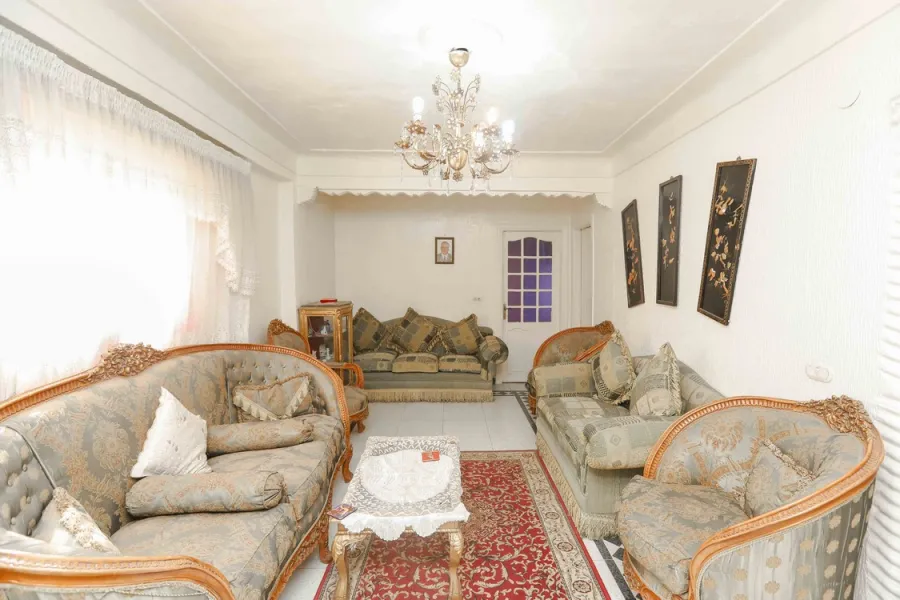 شقة للبيع 160م  ميامي (ش أبو العرب)،