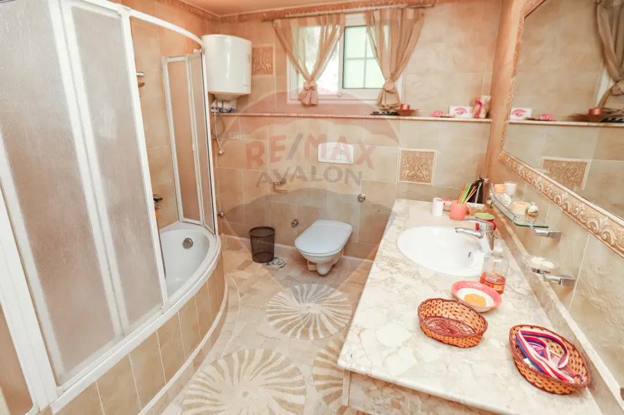 Palace for sale 3,000 m King Mariout (Qusor area)