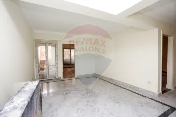 شقة ادارى للايجار 141 م لوران (ش ابو قير الرئيسى)