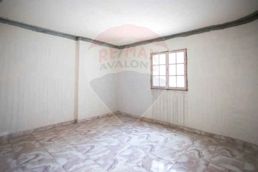 شقة للبيع 125 م محرم بك (ش زين العابدين)