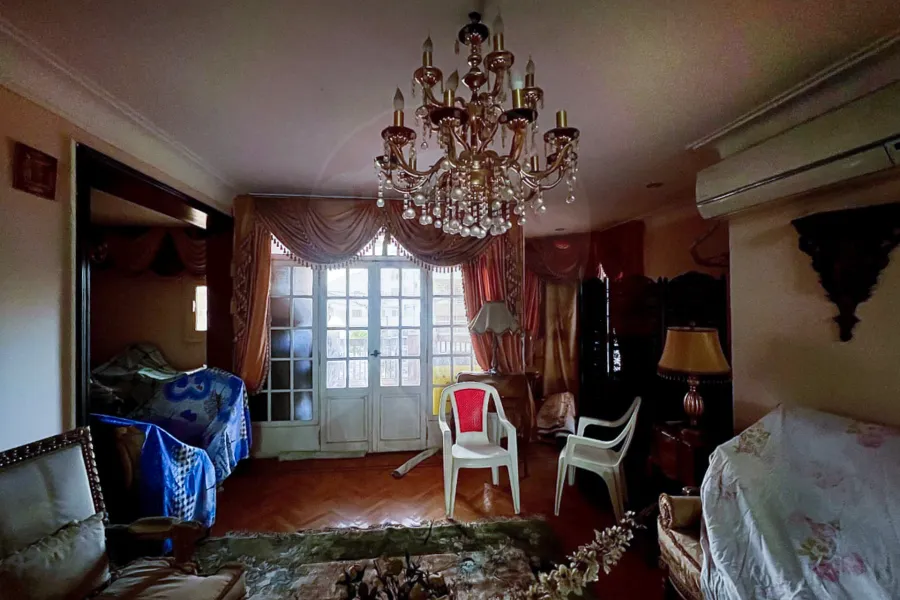 Apartment for rent 180 m Tharwat (in front of tram)