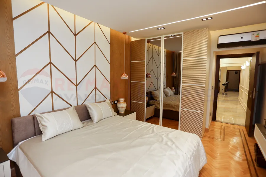 Apartment for sale 145 m Montazah (Royal Plaza Complex)