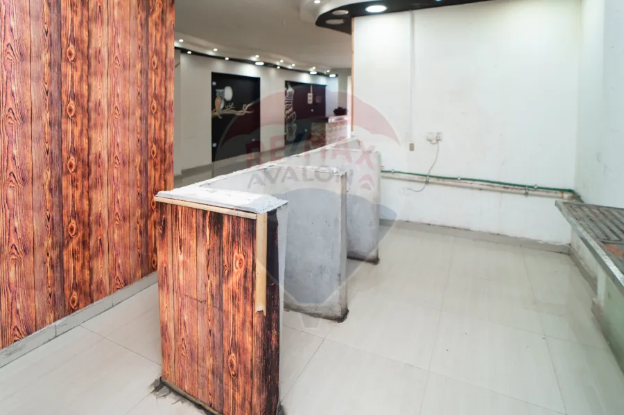 محل للايجار 88 م لوران (أول نمرة من ش الاقبال)