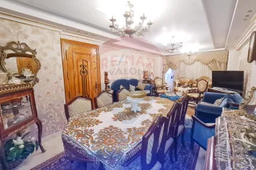 شقة للبيع 136 م سموحة (ش سيد فهمى)