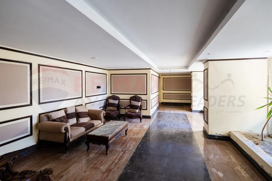 Apartment for sale 525 m Roushdy (directly on the sea)